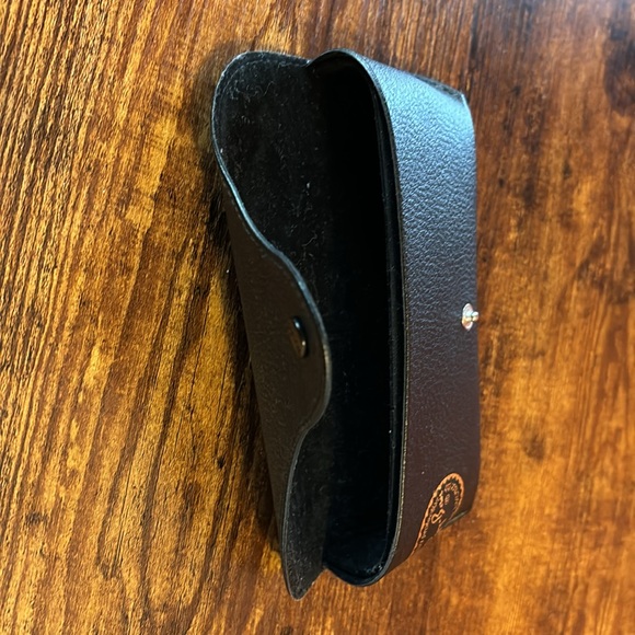 {Ray-Ban} genuine leather sunglasses case - Picture 4 of 6